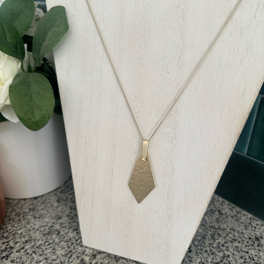 Kendra Scott Hammered Gold Pendant Necklace
